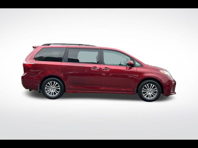 2018 Toyota Sienna XLE