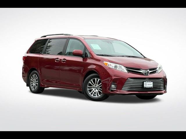 2018 Toyota Sienna XLE