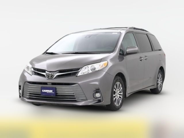 2018 Toyota Sienna XLE