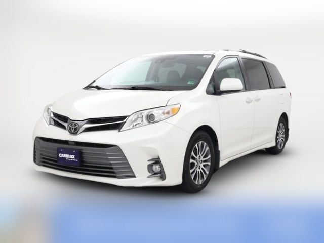 2018 Toyota Sienna XLE