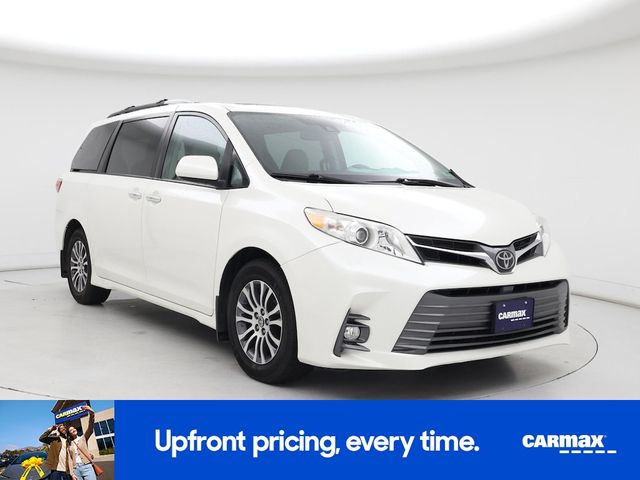 2018 Toyota Sienna XLE