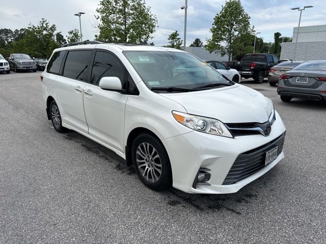 2018 Toyota Sienna XLE