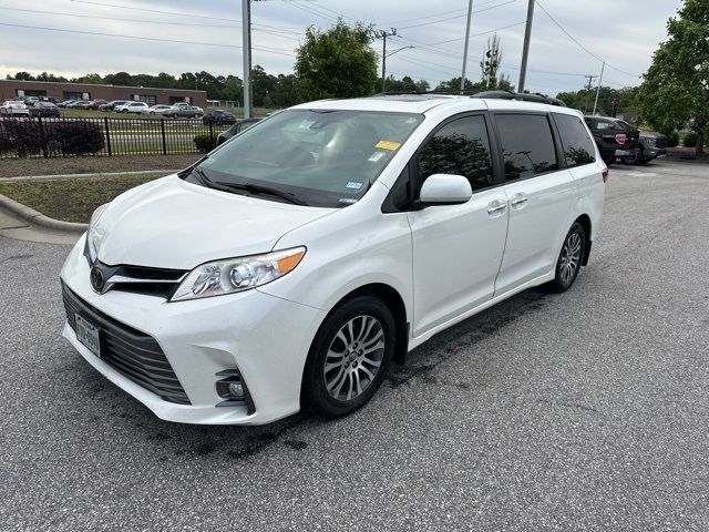 2018 Toyota Sienna XLE