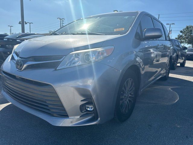 2018 Toyota Sienna XLE