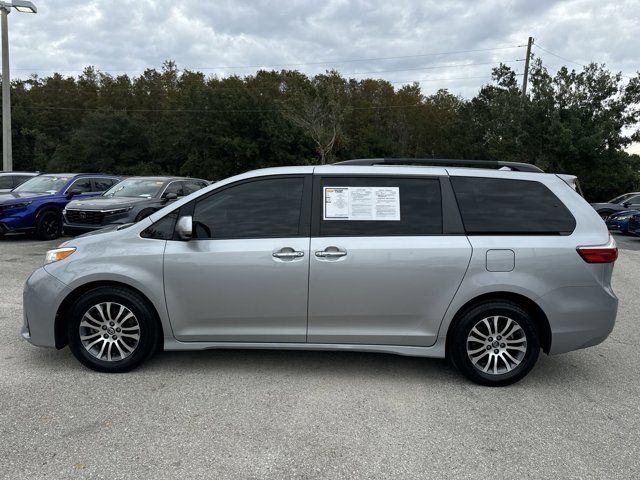 2018 Toyota Sienna XLE