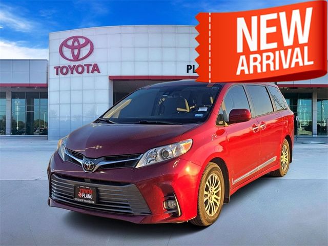 2018 Toyota Sienna XLE