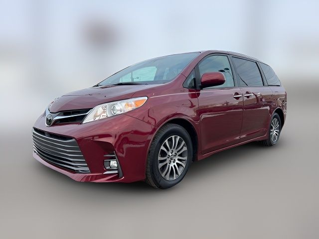 2018 Toyota Sienna XLE