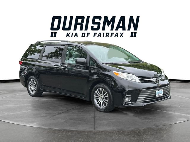 2018 Toyota Sienna XLE