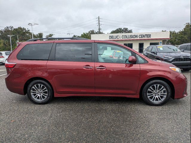 2018 Toyota Sienna XLE