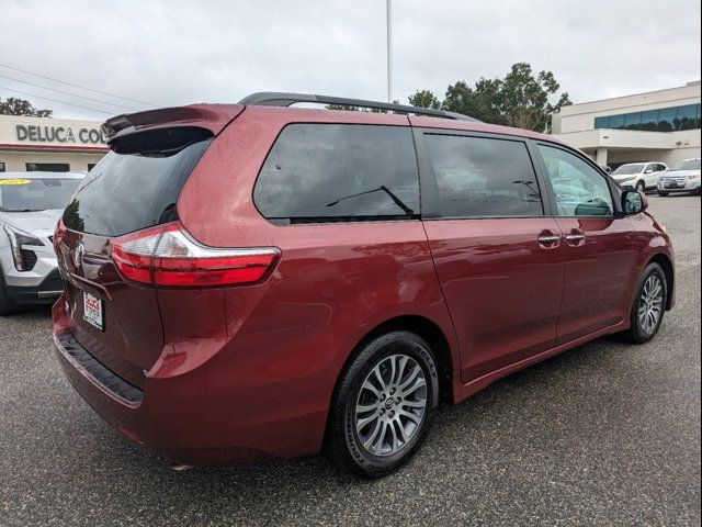 2018 Toyota Sienna XLE