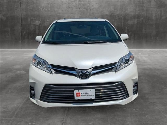 2018 Toyota Sienna XLE