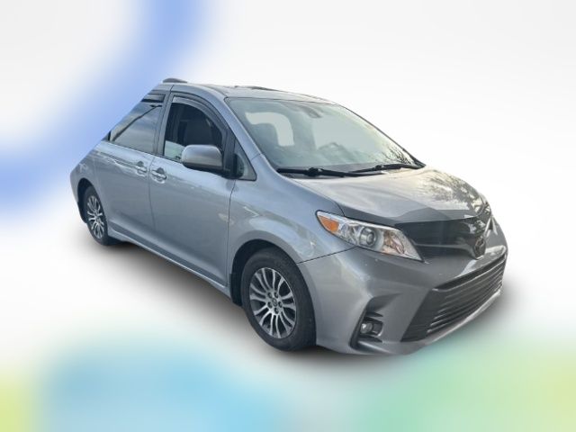 2018 Toyota Sienna 