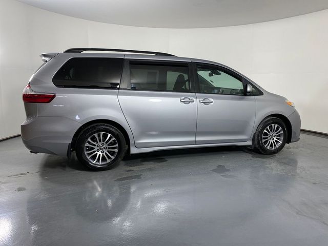 2018 Toyota Sienna 