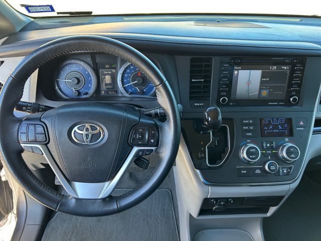 2018 Toyota Sienna 