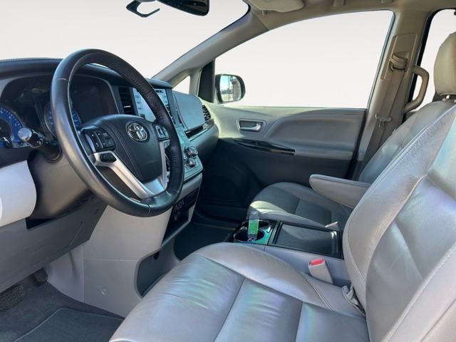 2018 Toyota Sienna 