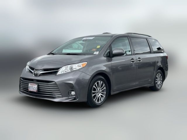 2018 Toyota Sienna XLE