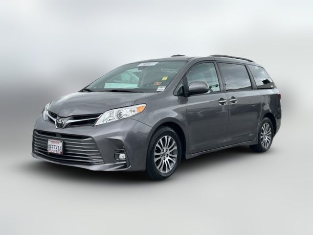 2018 Toyota Sienna XLE