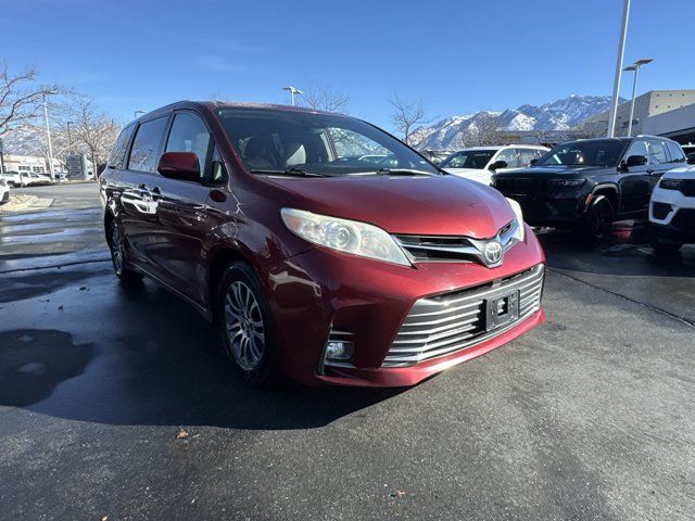 2018 Toyota Sienna XLE