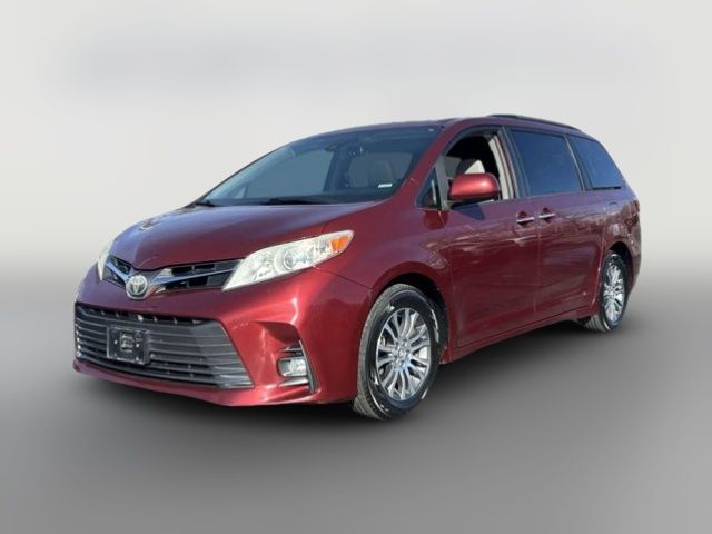 2018 Toyota Sienna XLE