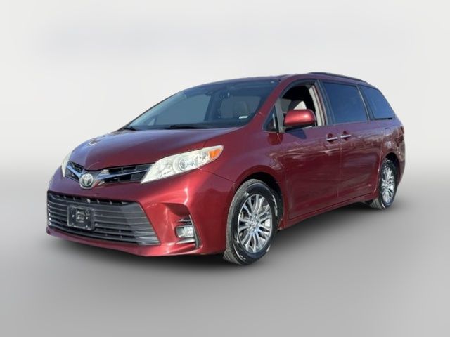 2018 Toyota Sienna XLE