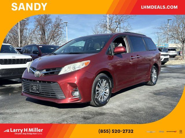 2018 Toyota Sienna XLE