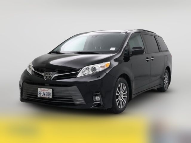 2018 Toyota Sienna XLE