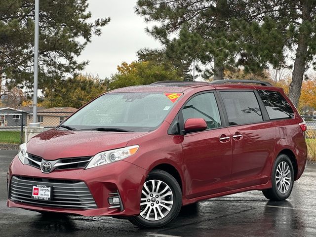 2018 Toyota Sienna 