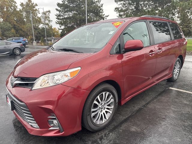 2018 Toyota Sienna 