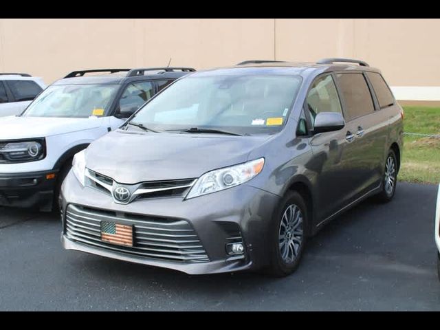 2018 Toyota Sienna XLE