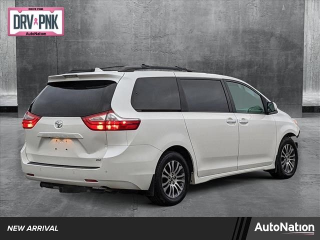 2018 Toyota Sienna XLE