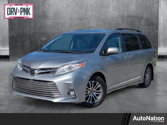 2018 Toyota Sienna XLE