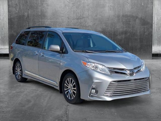 2018 Toyota Sienna XLE