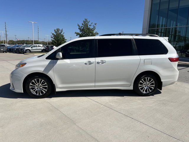 2018 Toyota Sienna XLE