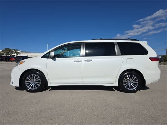 2018 Toyota Sienna XLE