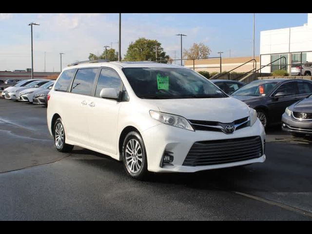 2018 Toyota Sienna XLE