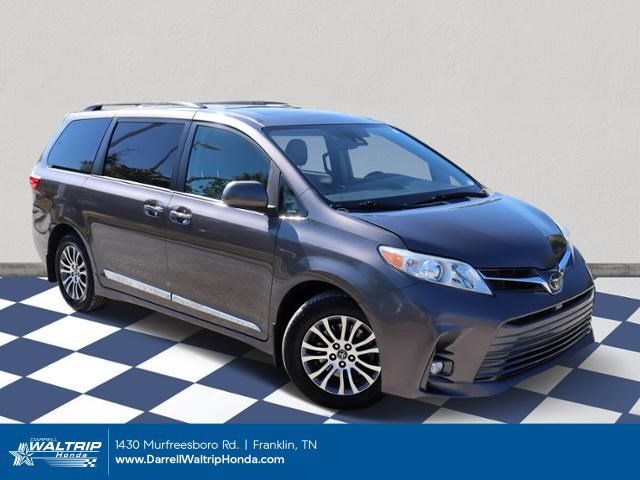 2018 Toyota Sienna XLE