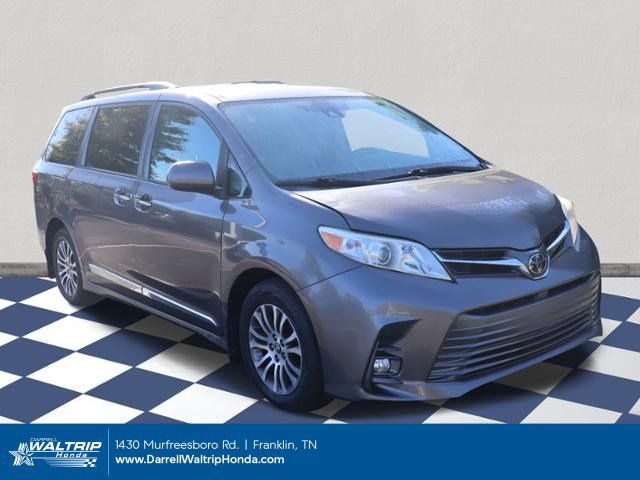 2018 Toyota Sienna XLE