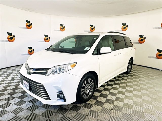 2018 Toyota Sienna XLE