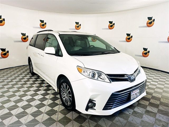 2018 Toyota Sienna XLE