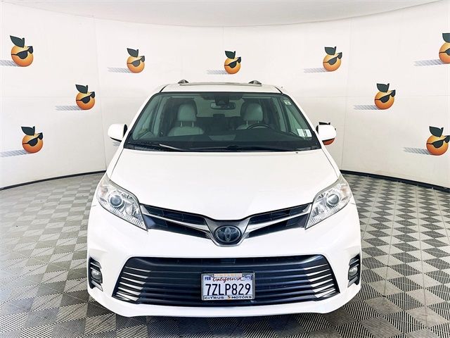 2018 Toyota Sienna XLE