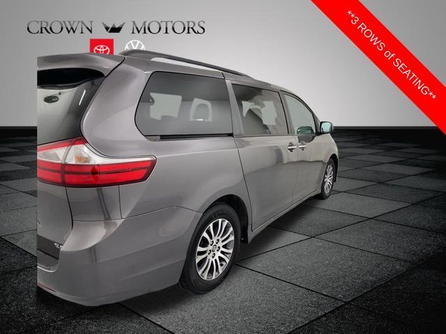 2018 Toyota Sienna XLE