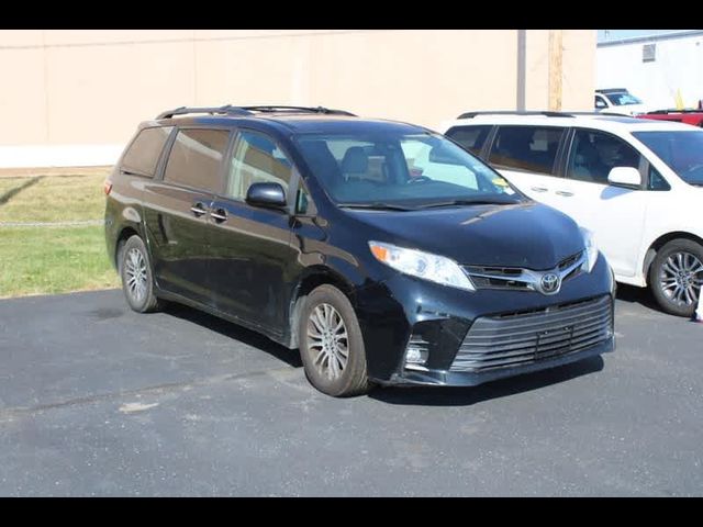 2018 Toyota Sienna XLE