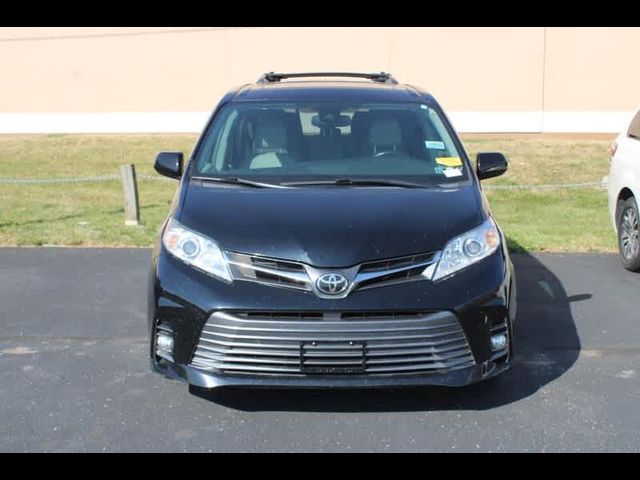 2018 Toyota Sienna XLE