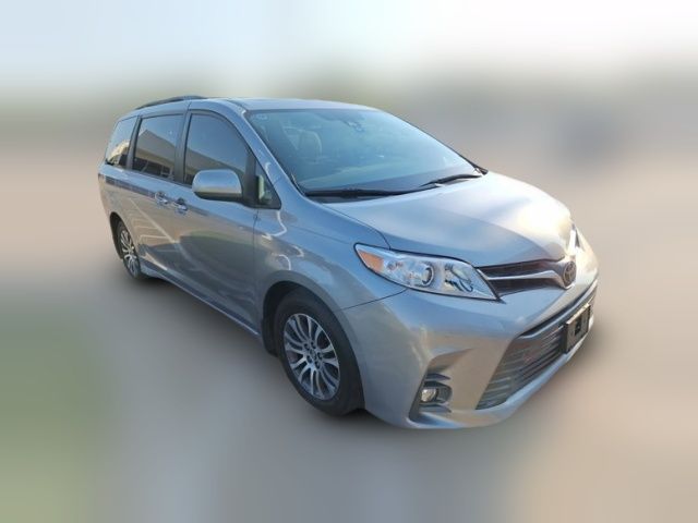 2018 Toyota Sienna 