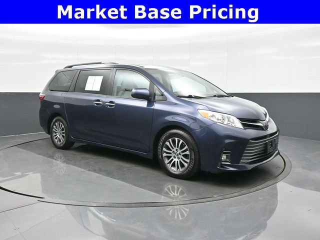 2018 Toyota Sienna XLE