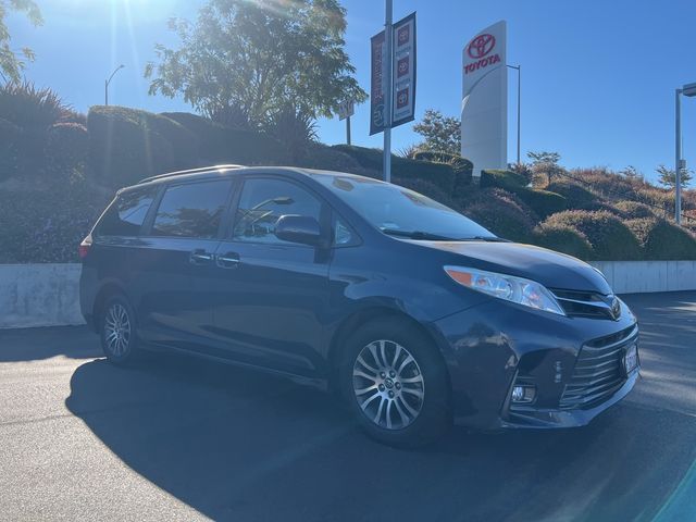 2018 Toyota Sienna XLE