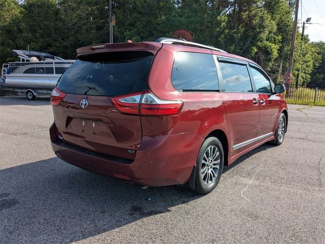 2018 Toyota Sienna XLE