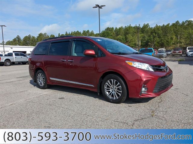 2018 Toyota Sienna XLE