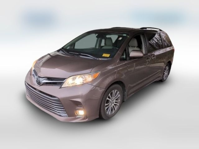 2018 Toyota Sienna XLE