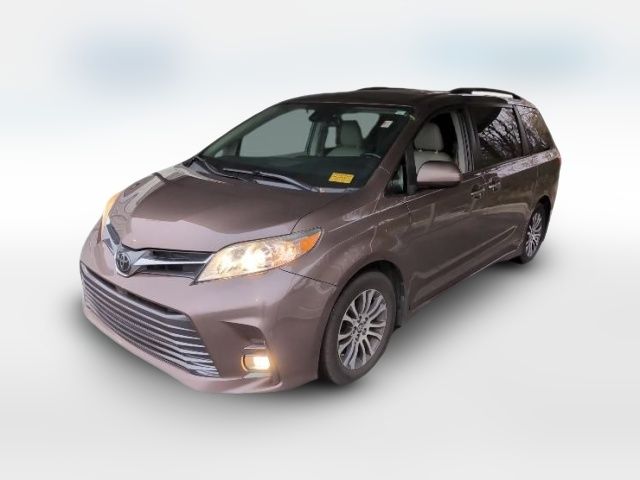 2018 Toyota Sienna XLE